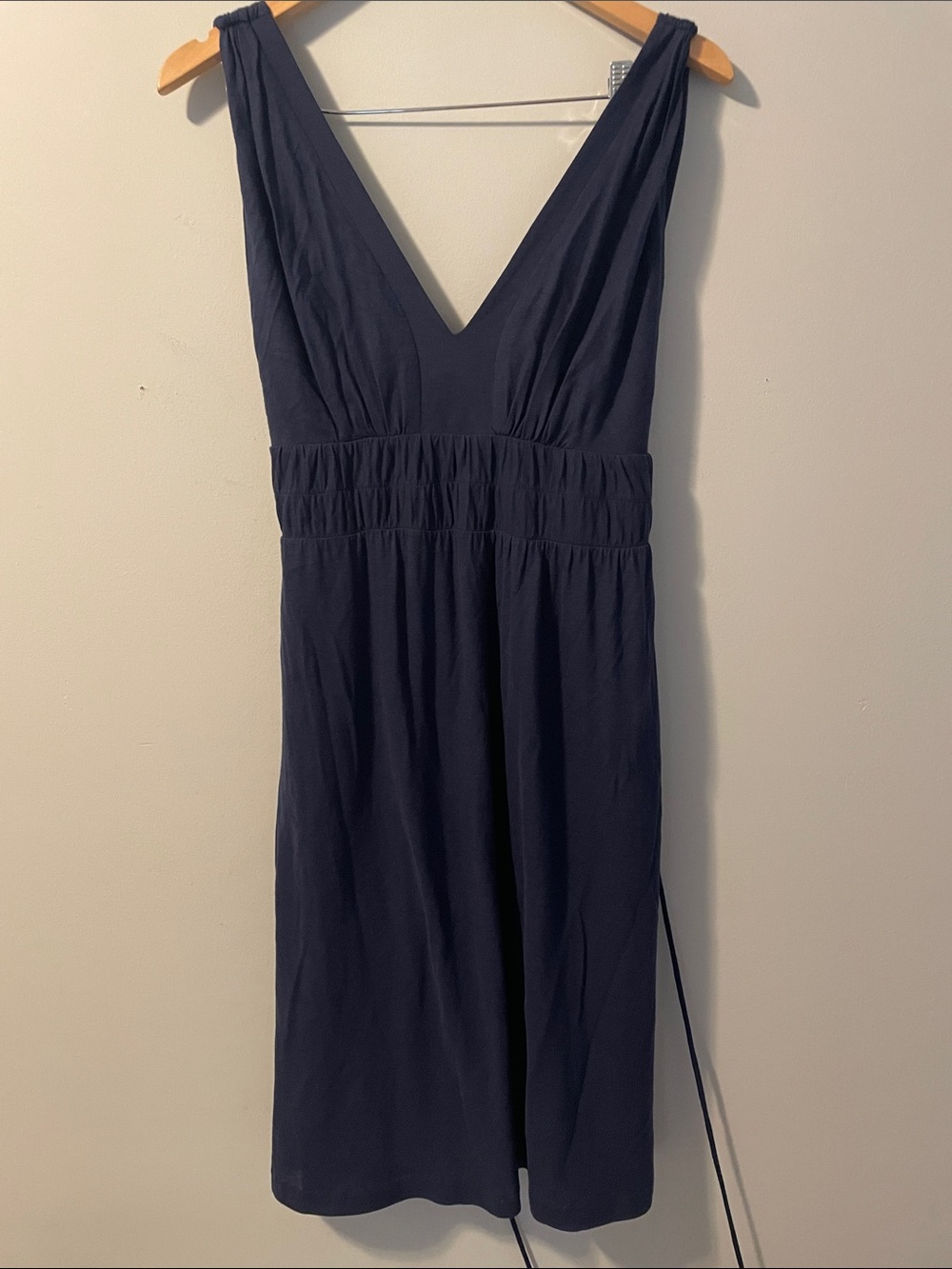 Massimo Dutti Navy Sleeveless V‑Neck Dress size: S
